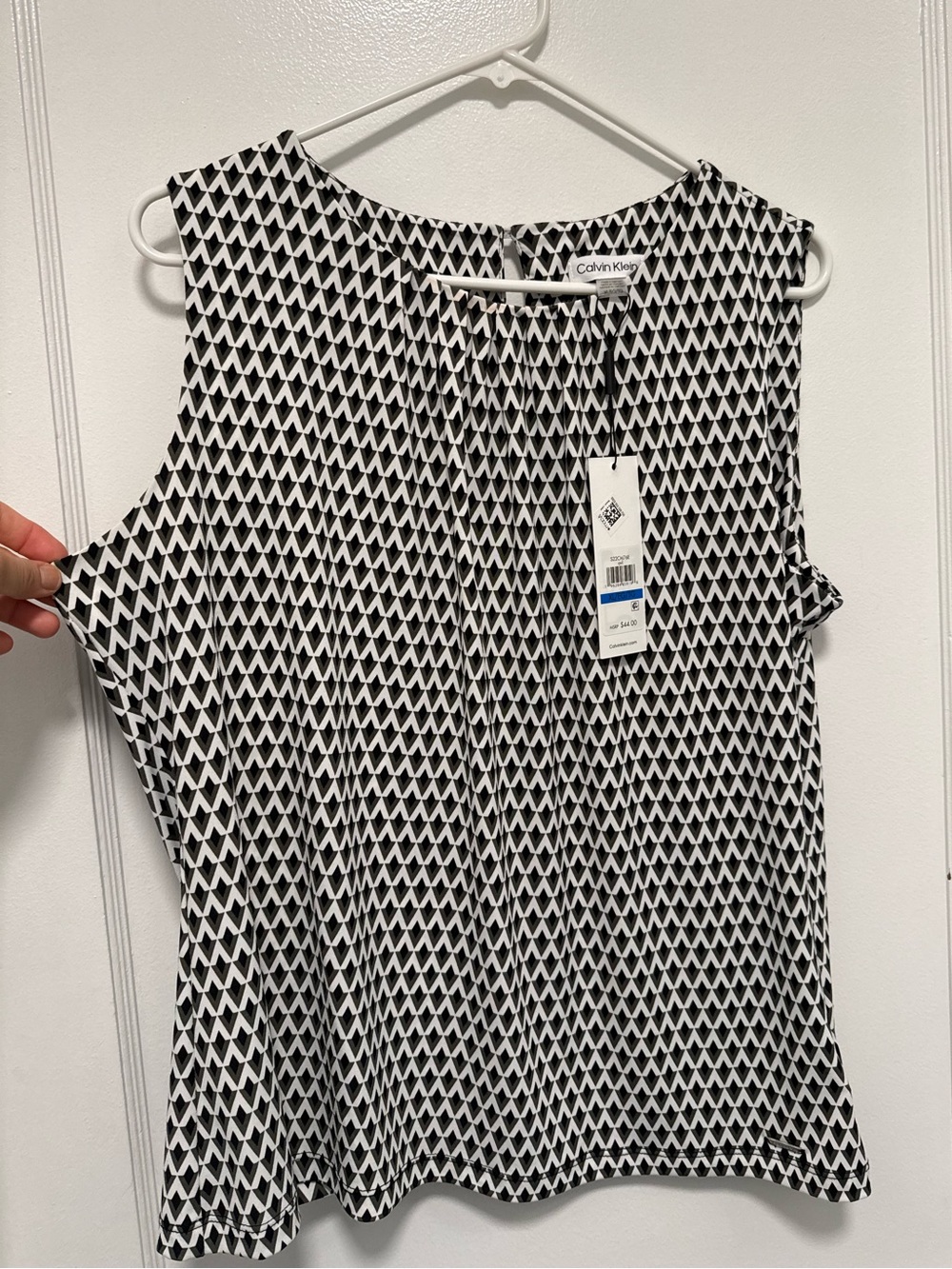 NWT Calvin Klein Geometric Pleated Neck Sleeveless Blouse XL - Picture 2 of 10